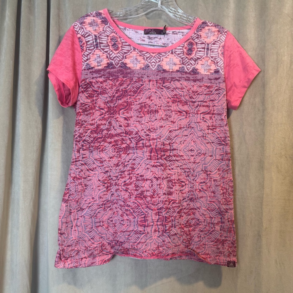 PrAna Women M Slightly Sheer Burnout Yoga Short Sleeve Shirt Organic Cotton Pink